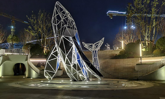 La sculpture « KUN » apparaît de manière éclatante dans le parc Xianyang·Yunheyue